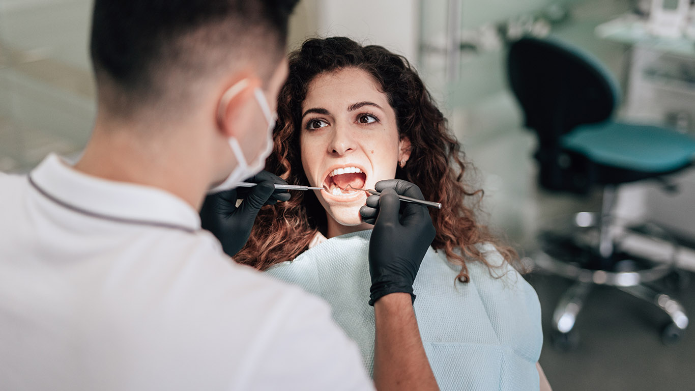 Dental İmplantların Faydaları: Fonksiyonu Geri Kazandırma